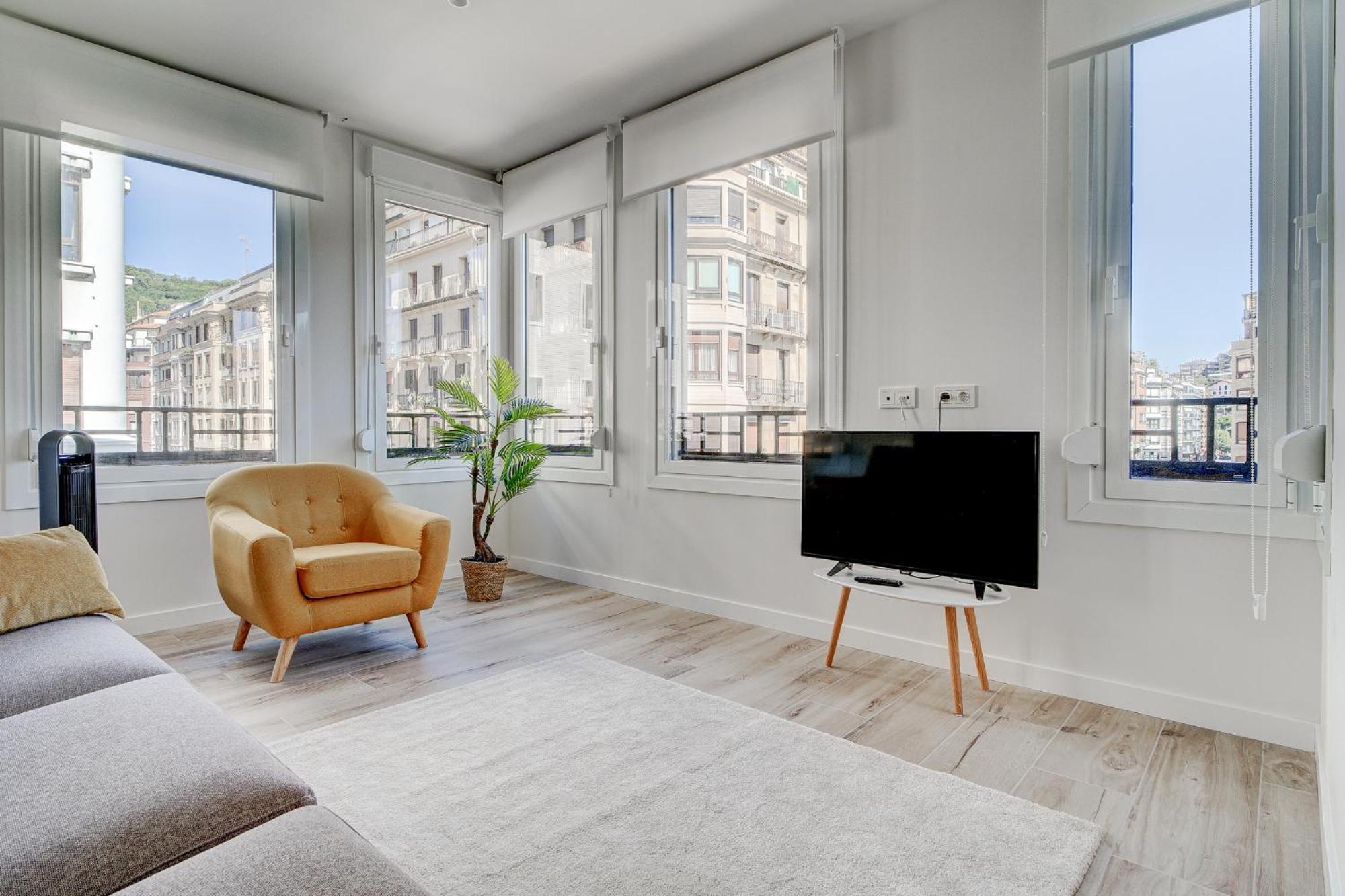 Apartamentos Gran Via By Sanse Holidays San Sebastián Eksteriør billede