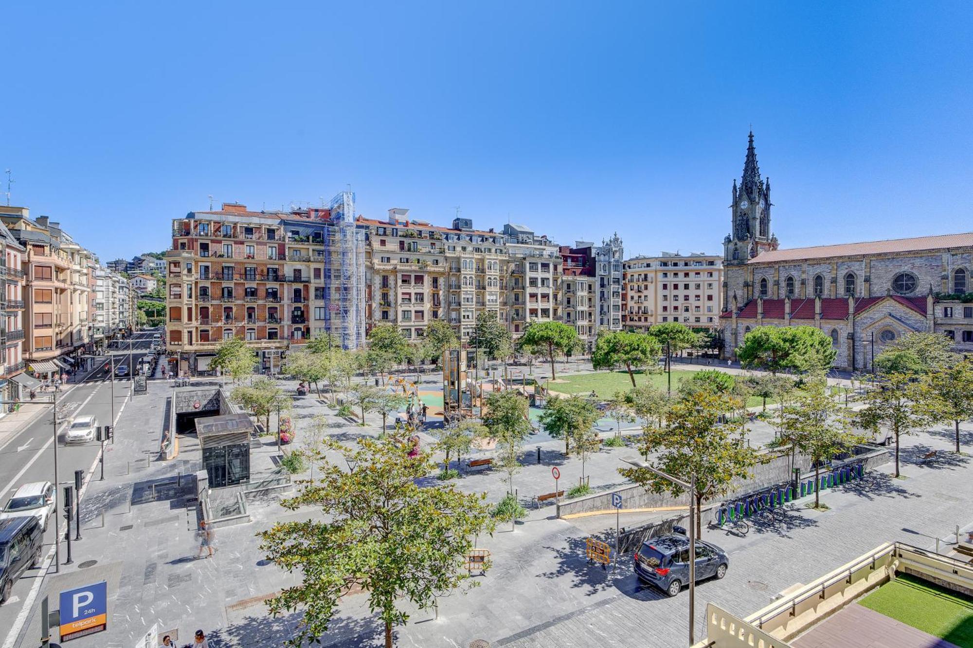 Apartamentos Gran Via By Sanse Holidays San Sebastián Eksteriør billede