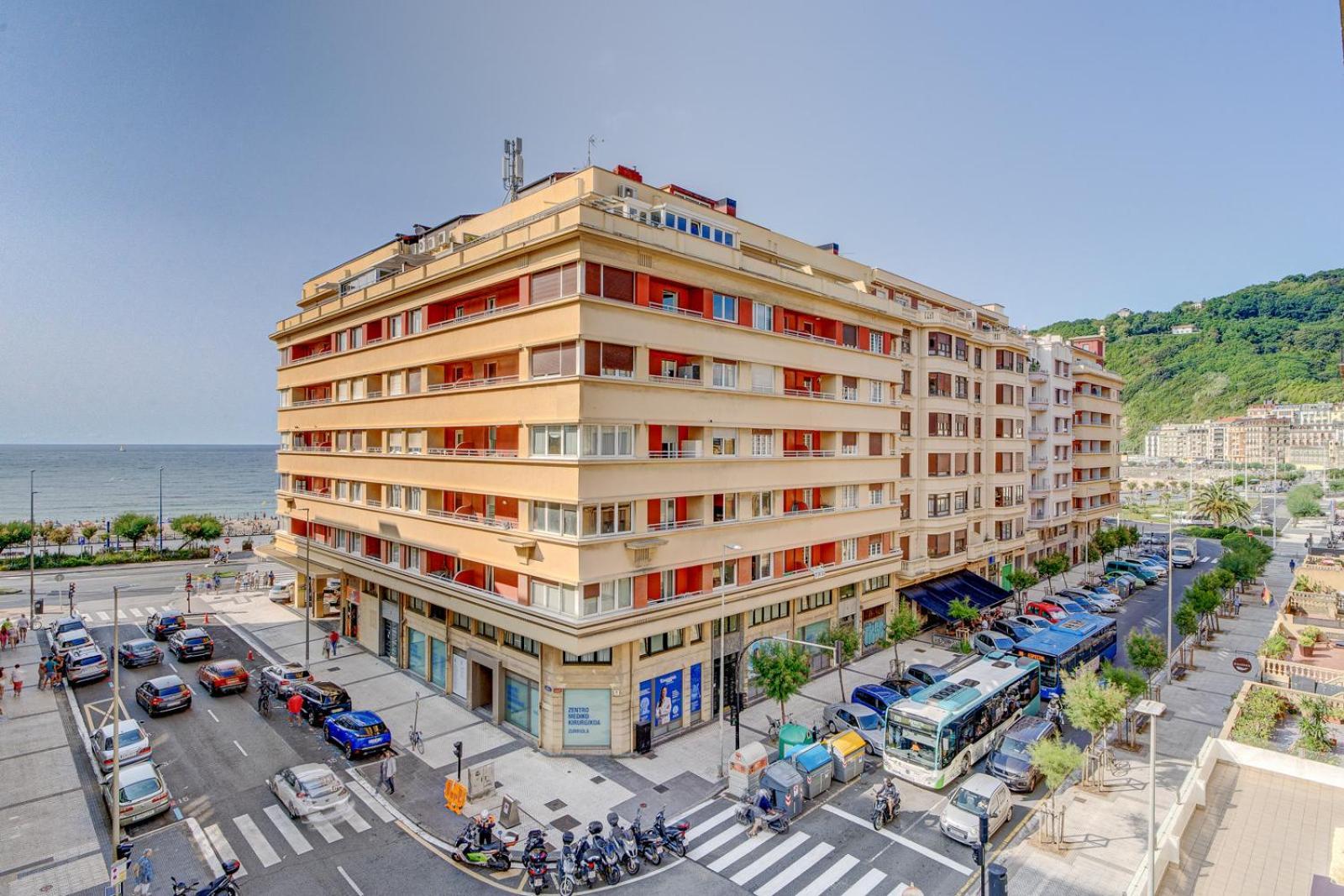 Apartamentos Gran Via By Sanse Holidays San Sebastián Eksteriør billede